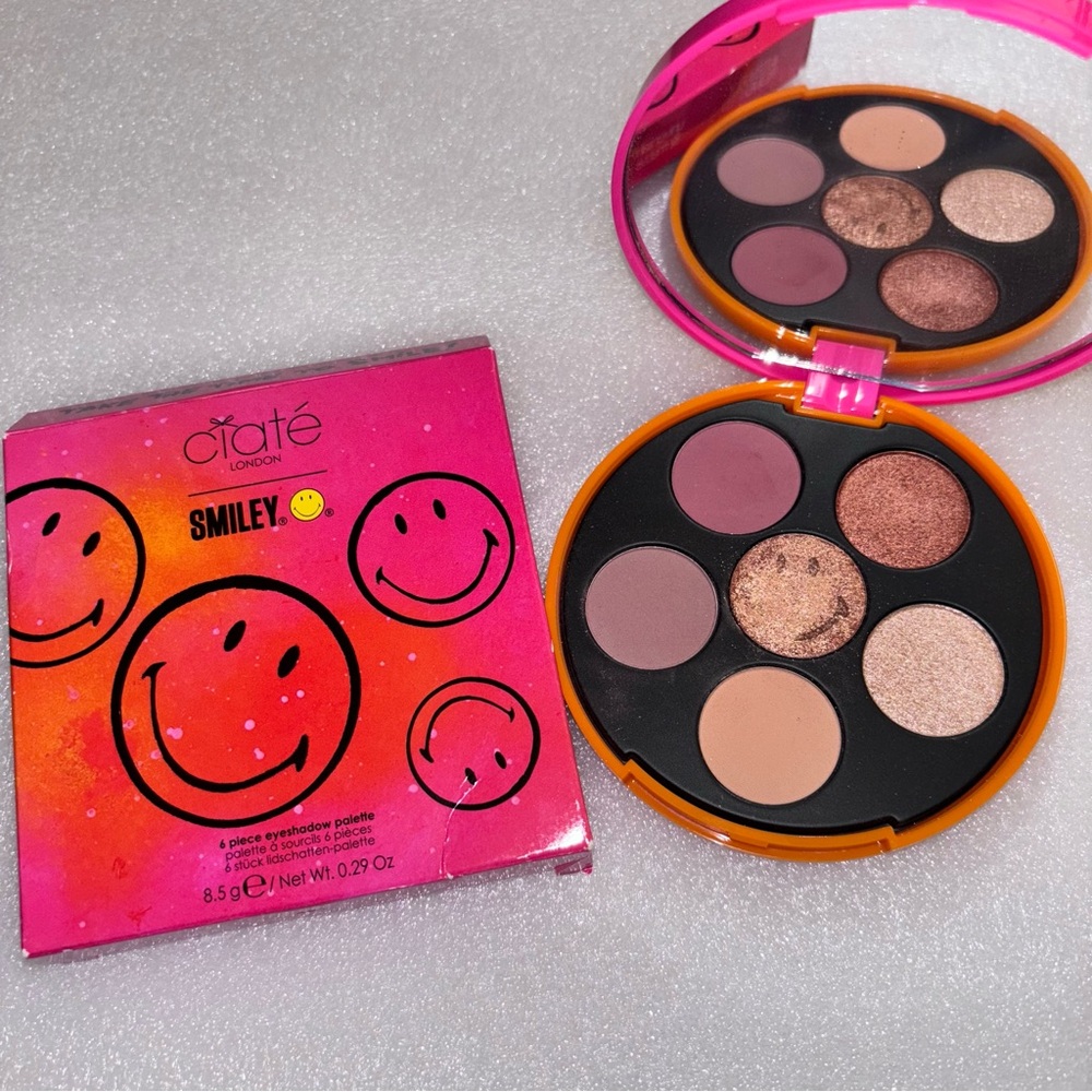 💝Ciate London Smiley Eyeshadow Palette💝